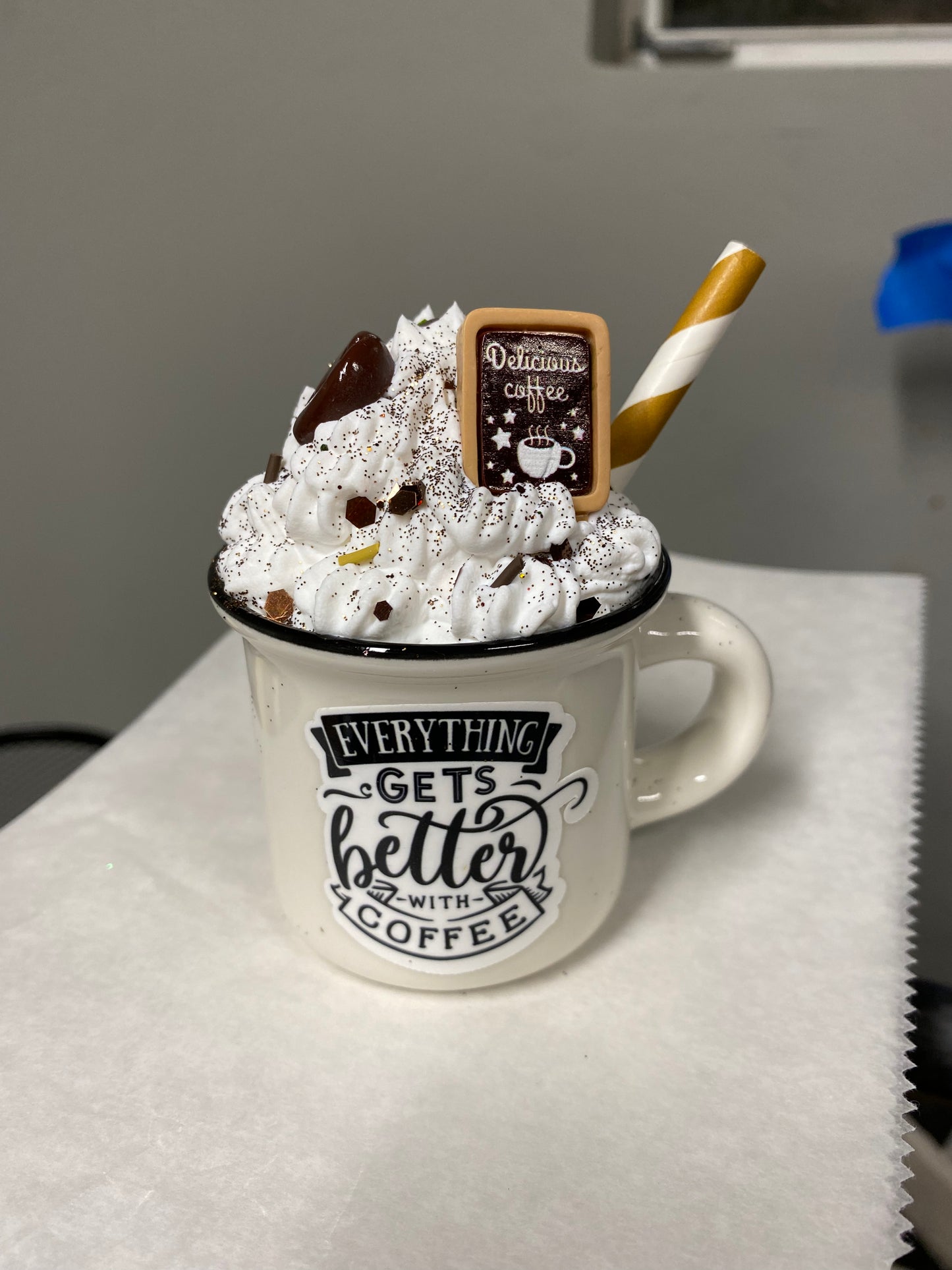 Mini mugs (for decor)